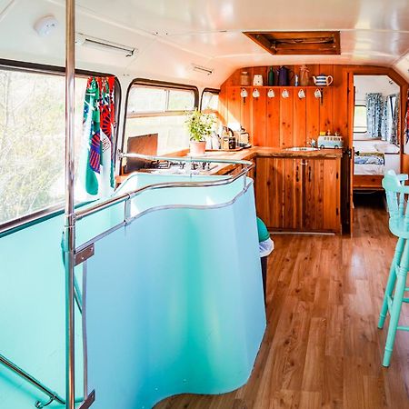 فندق Double Decker Bus At Valentia Island Escape Chapeltown المظهر الخارجي الصورة
