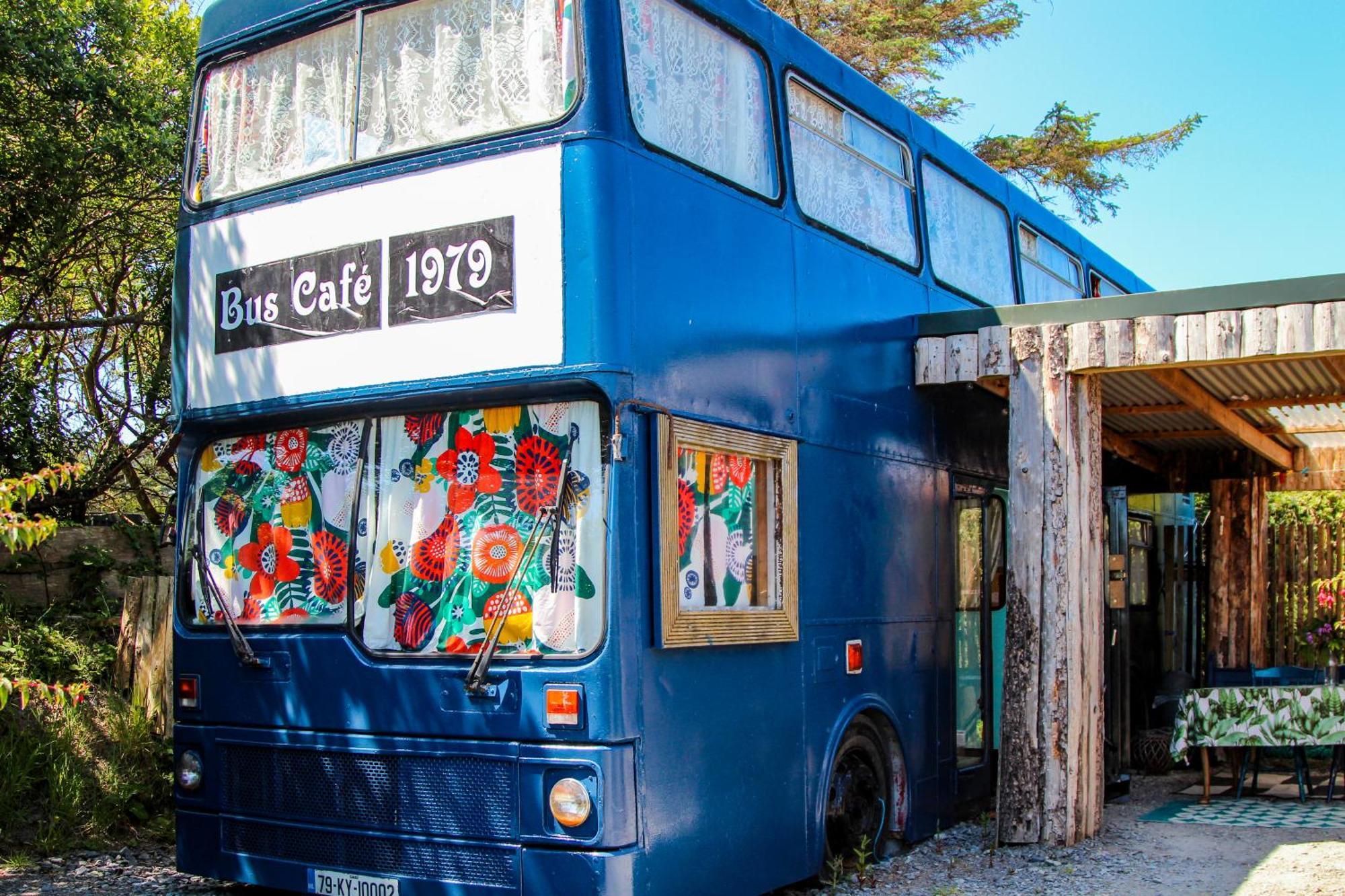 فندق Double Decker Bus At Valentia Island Escape Chapeltown المظهر الخارجي الصورة